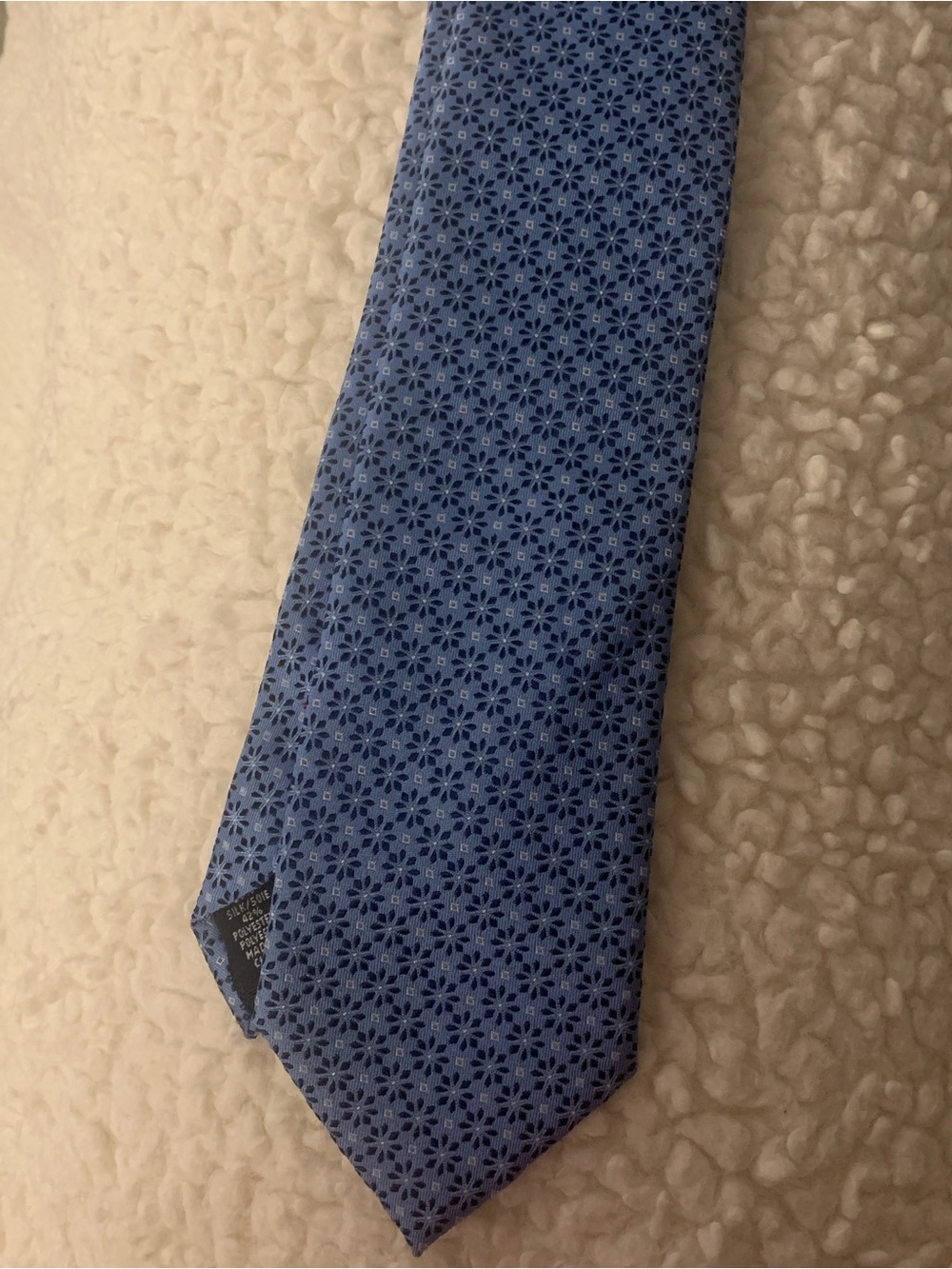 Blue Floral Pattern Men's Tie - Classic Formal Accessory